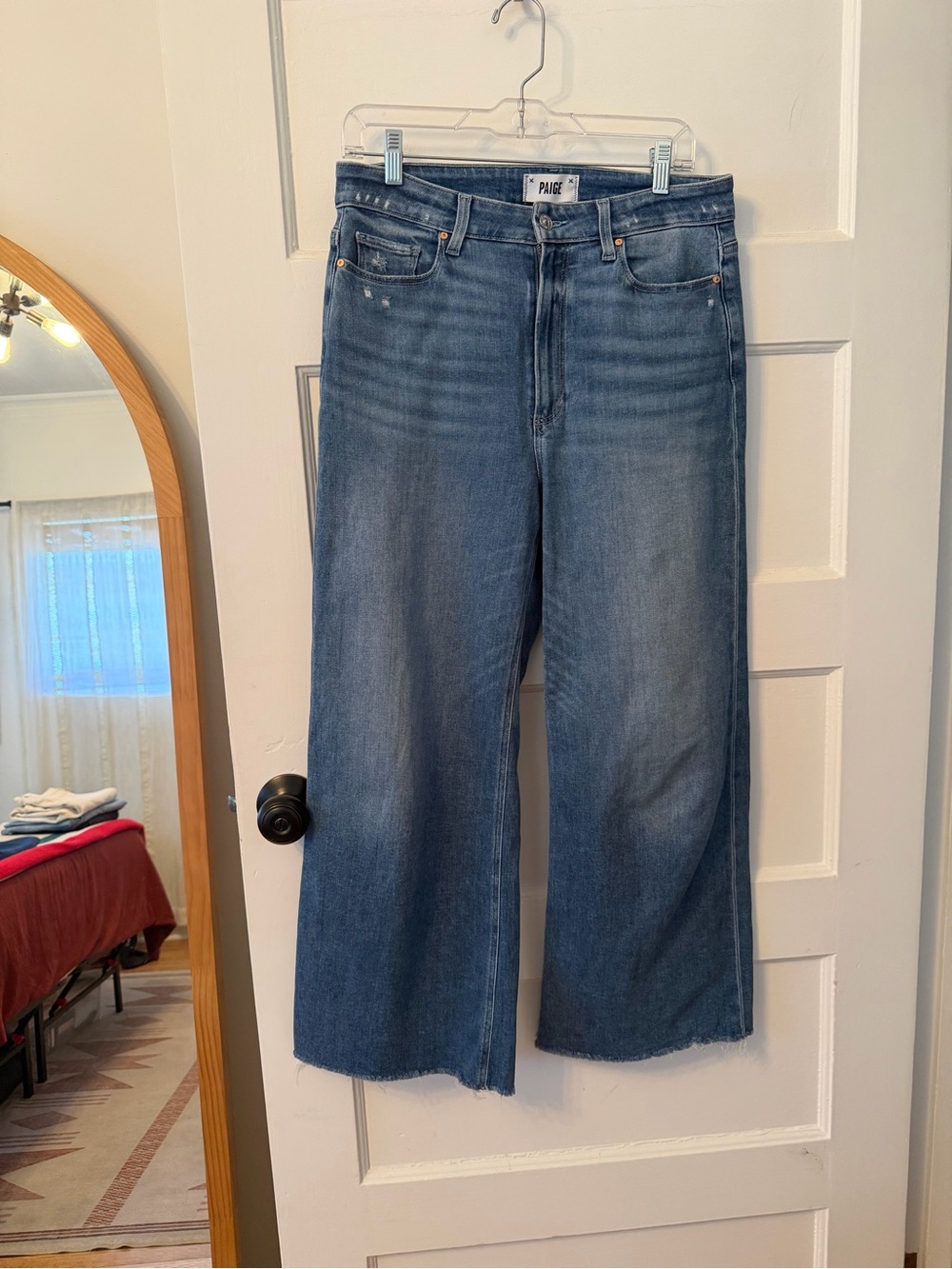 PAIGE High-Rise Wide Leg Anessa Jeans. Size 30